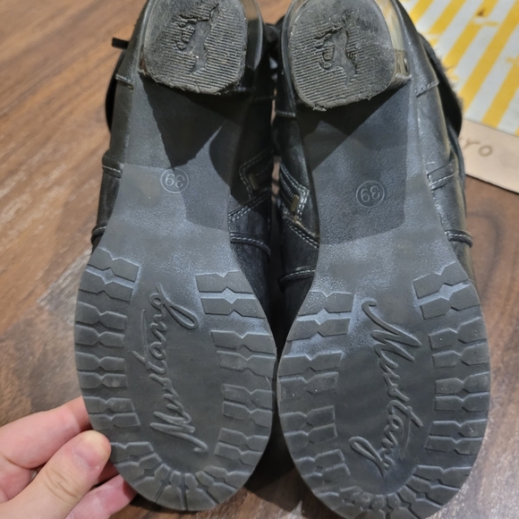 Mustang ankle boots.  Preloved - Picture 4 of 4